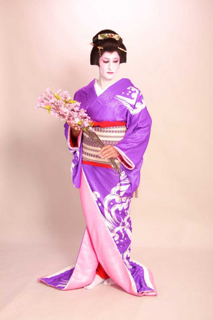 male geisha taikomochi