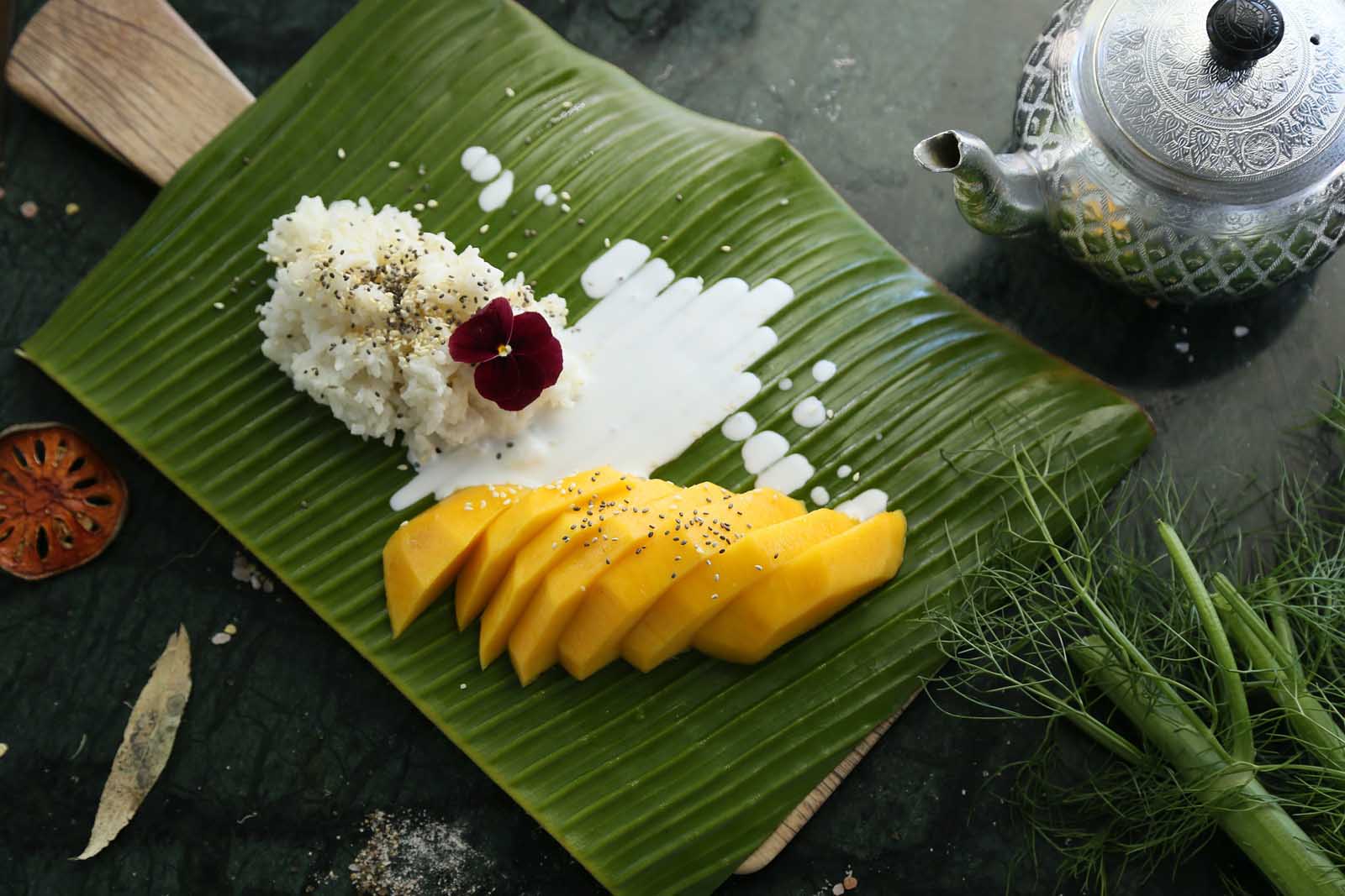 Thai Food dessert Mango Sticky Rice