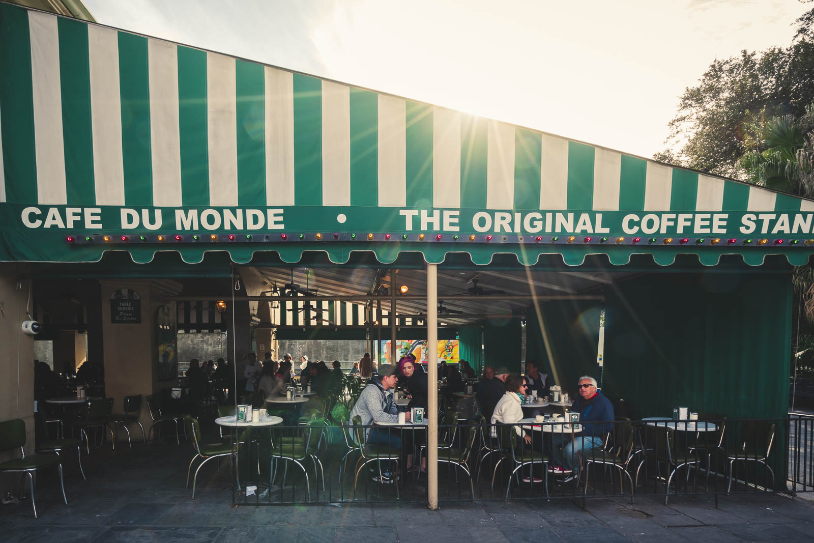 things to do in new orleans cafe du monde