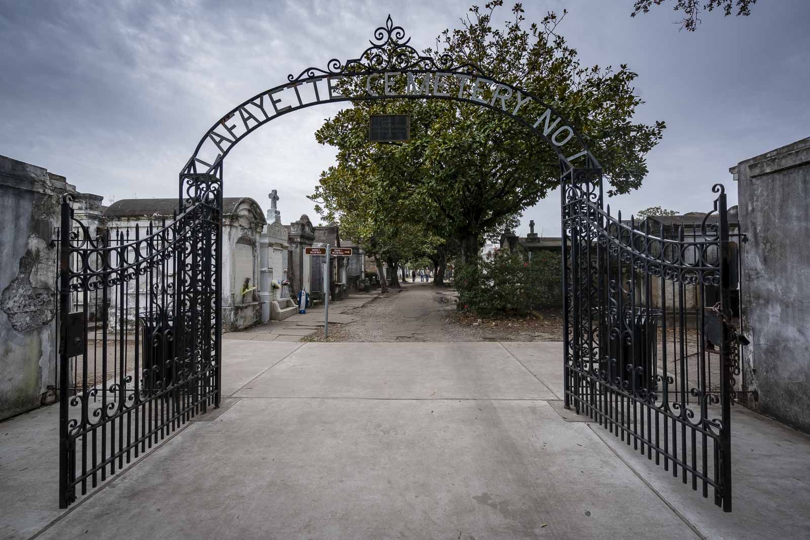 things to do in new orleans lafayette cemetery 1