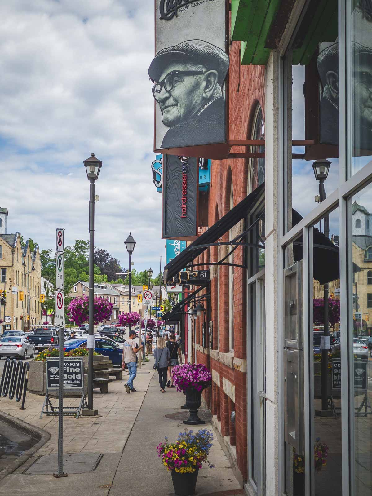 Streets of Paris, Ontario