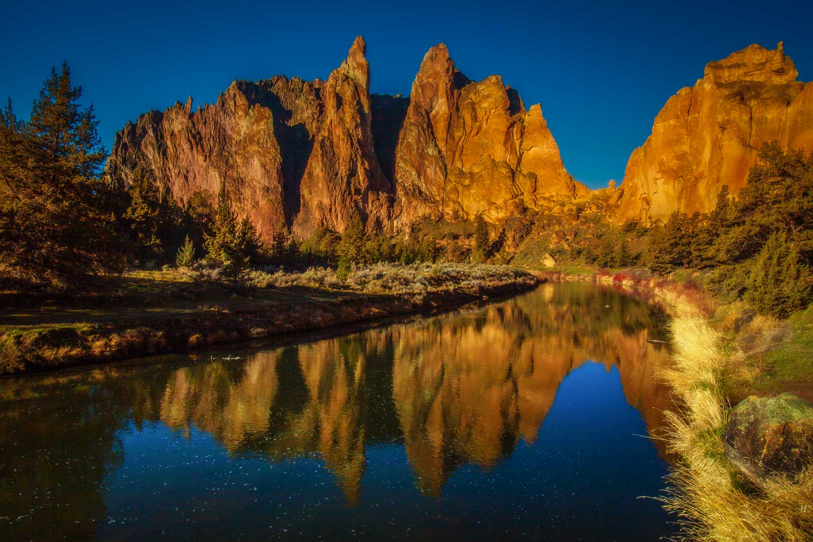 Hiking Misery Ridge in Smith Rock State Park Oregon