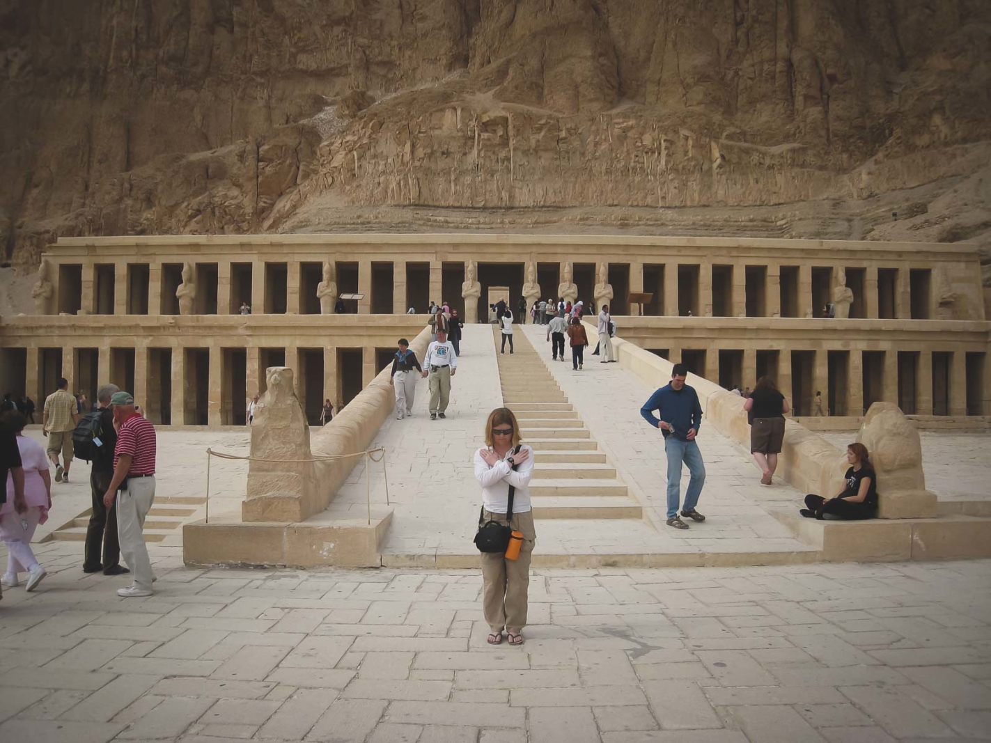 things to do in egypt temple of hatchepsut