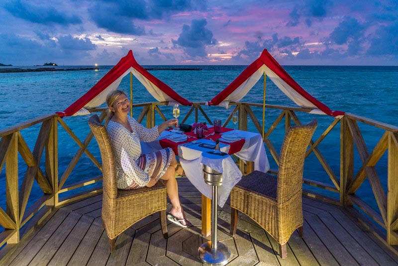 dining on the beach in the maldives things to do