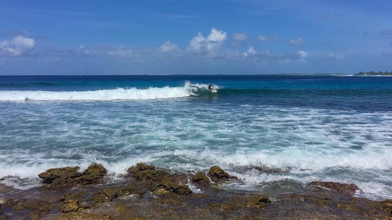 things to do in the Maldives surfing