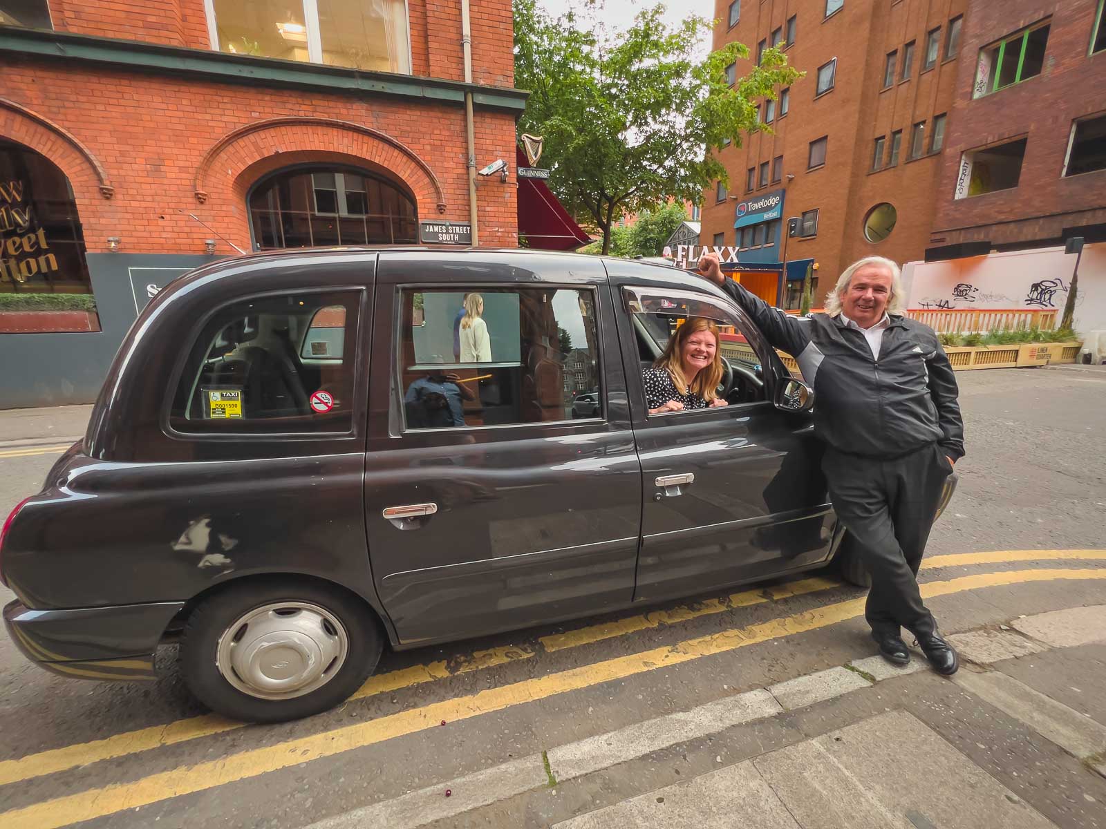 things to do in belfast northern ireland black cab tour
