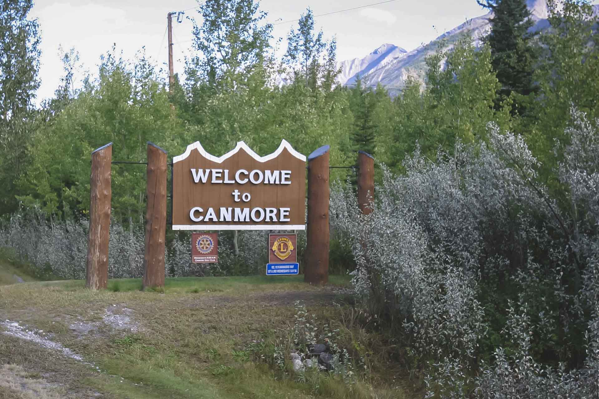 where to stay banff or canmore