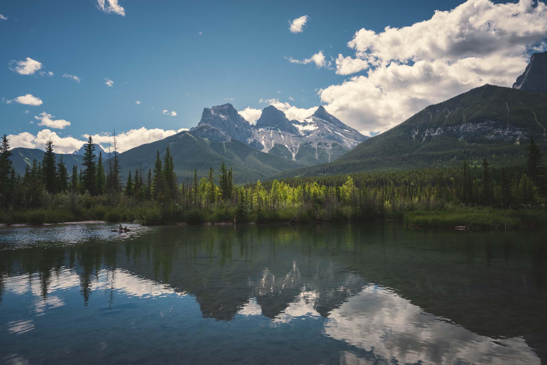 three sisters symbol of canmore alberta