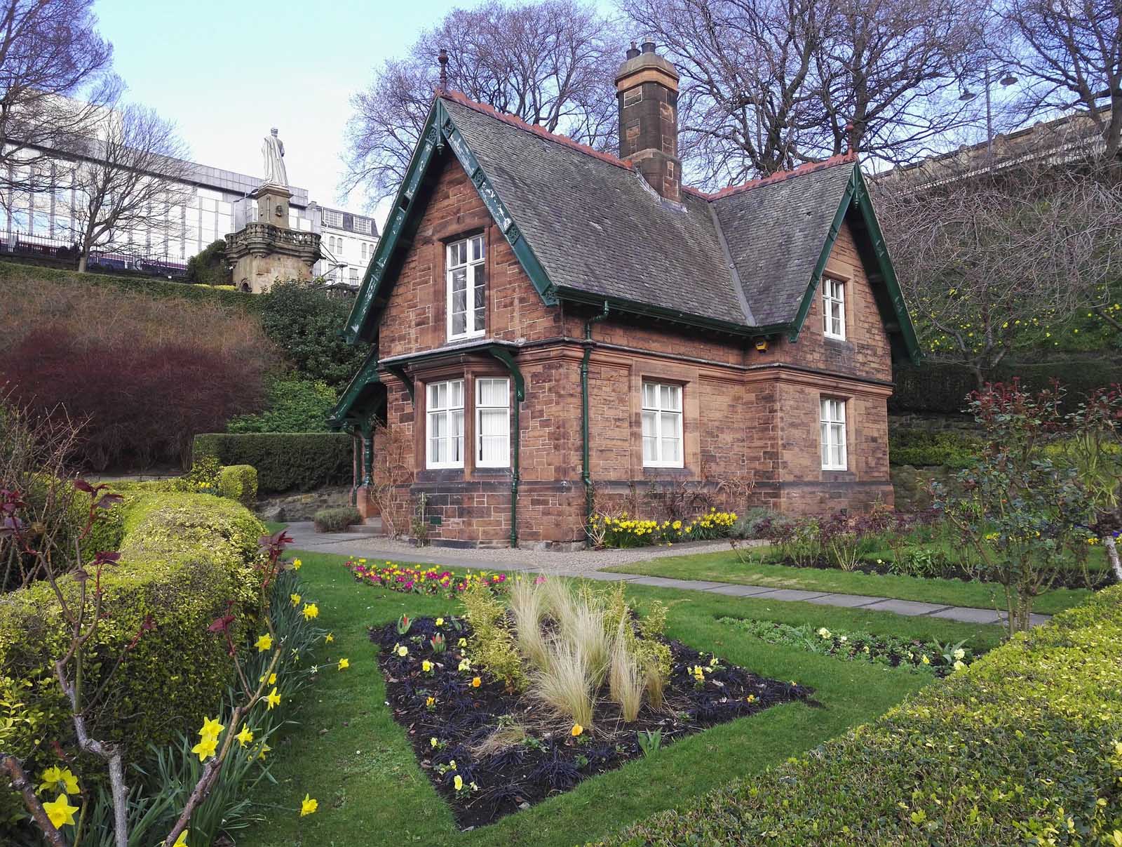 22 Best Things To Do In Edinburgh Scotland LadyinStyle