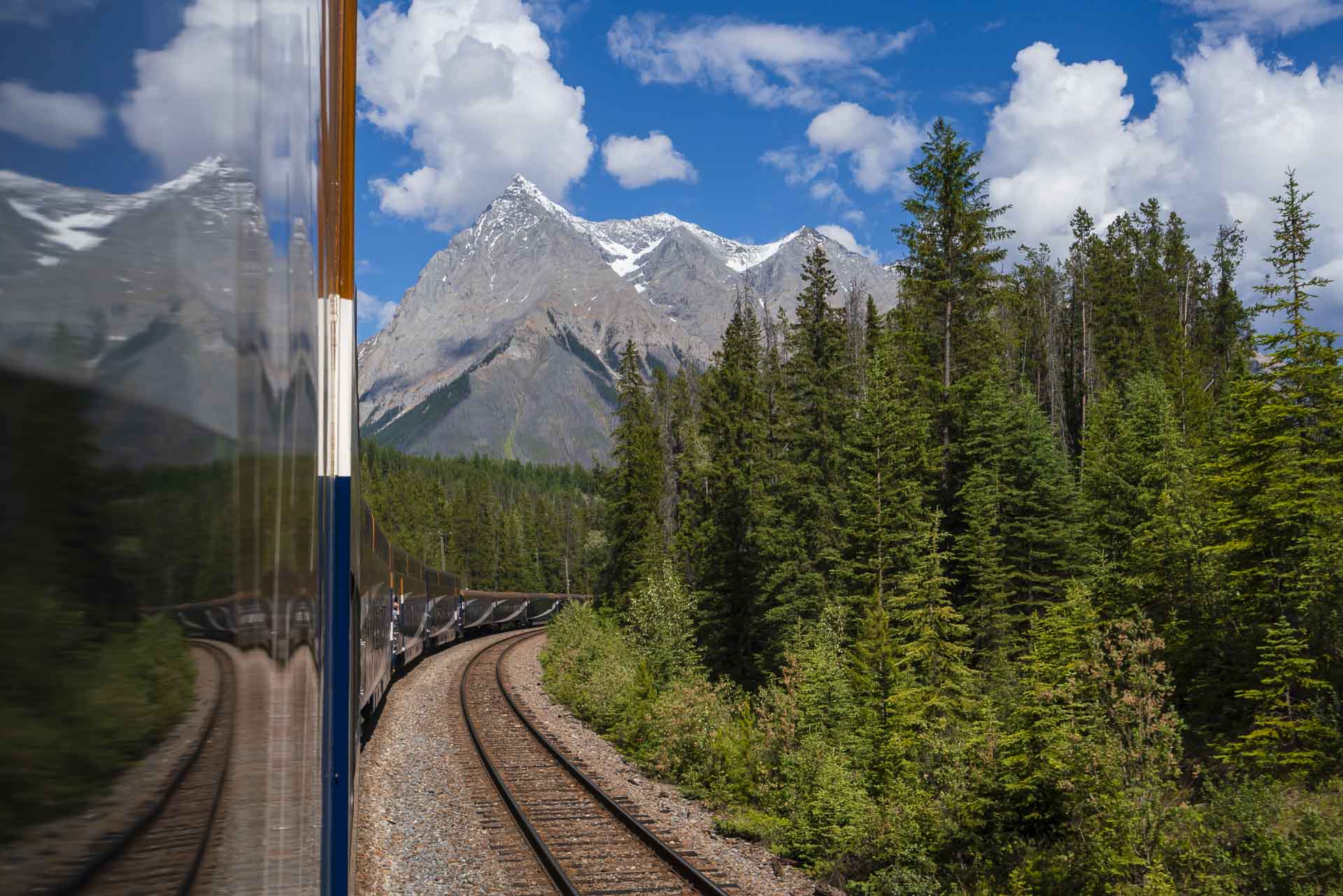 rocky mountaineer things to do in  jasper national park