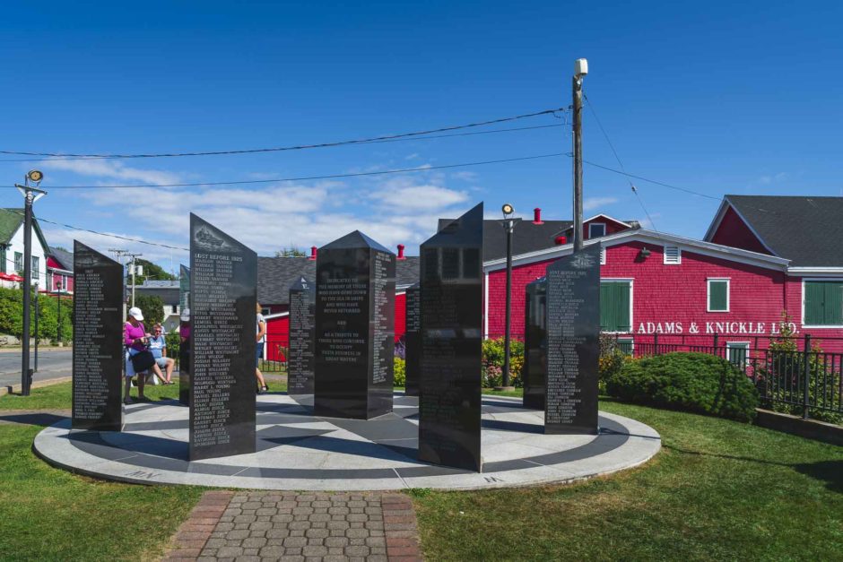 fisherman's memorial in lunenburg nova scotia