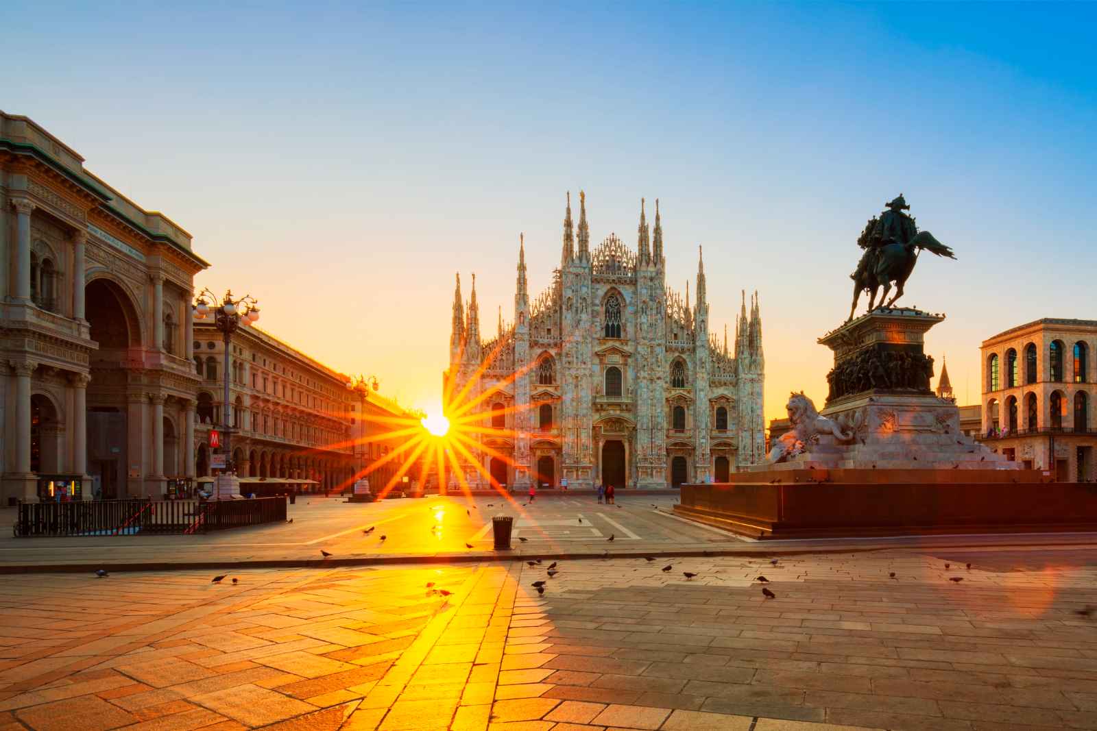 Things to do in Milan Piazza del Duomo