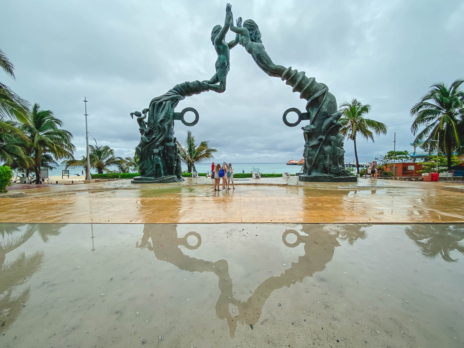 Best things to do in Playa Del Carmen Parque Fundadores Founding Fathers Park