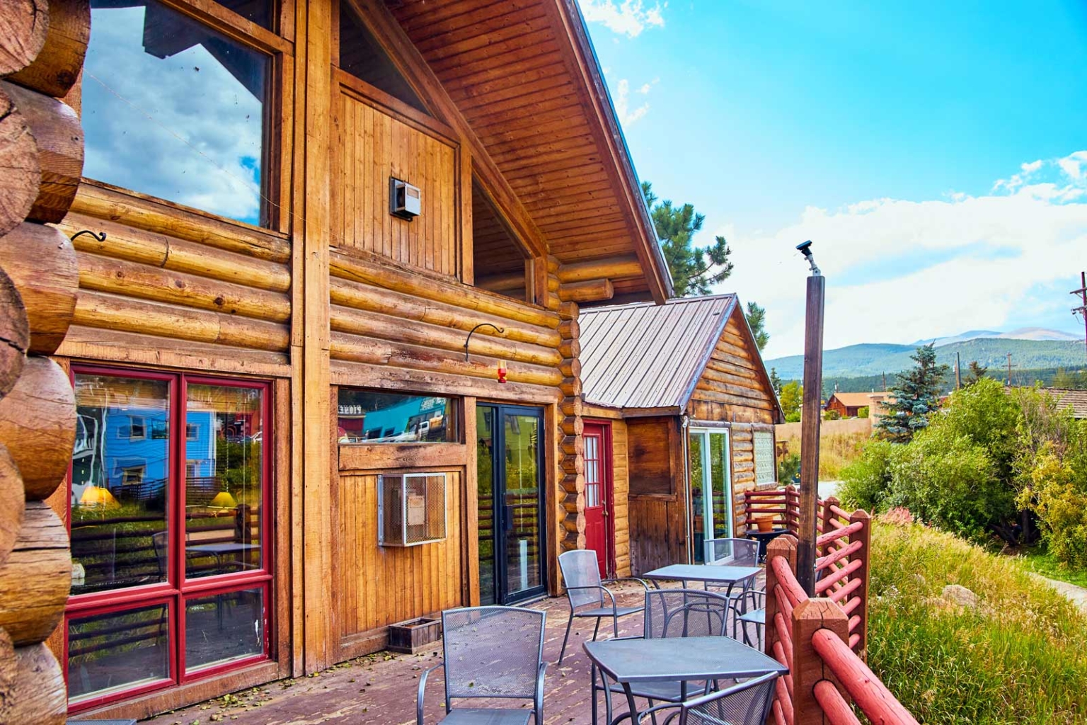 17 Cozy Cabins in Colorado For Your Next Getaway