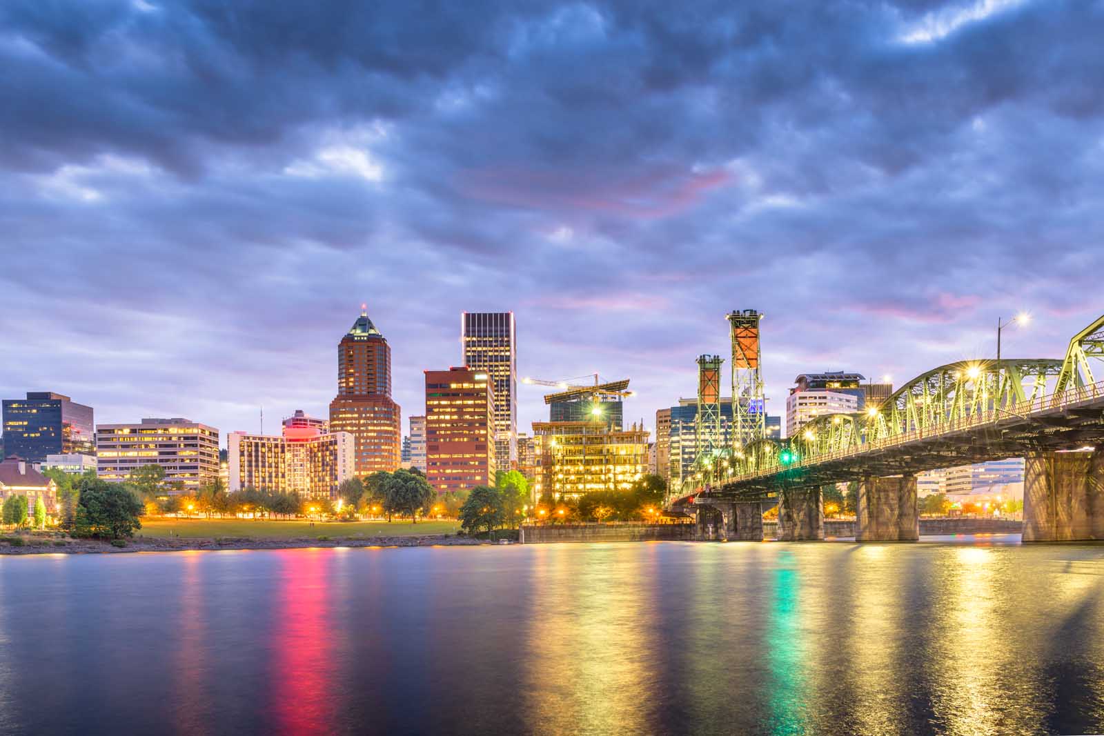 Portland, Oregon skyline looking north. The city sits on the west side of  the Willamette River in northwest Oregon. Portland is a port city in the  Pacific Northwest and the largest city