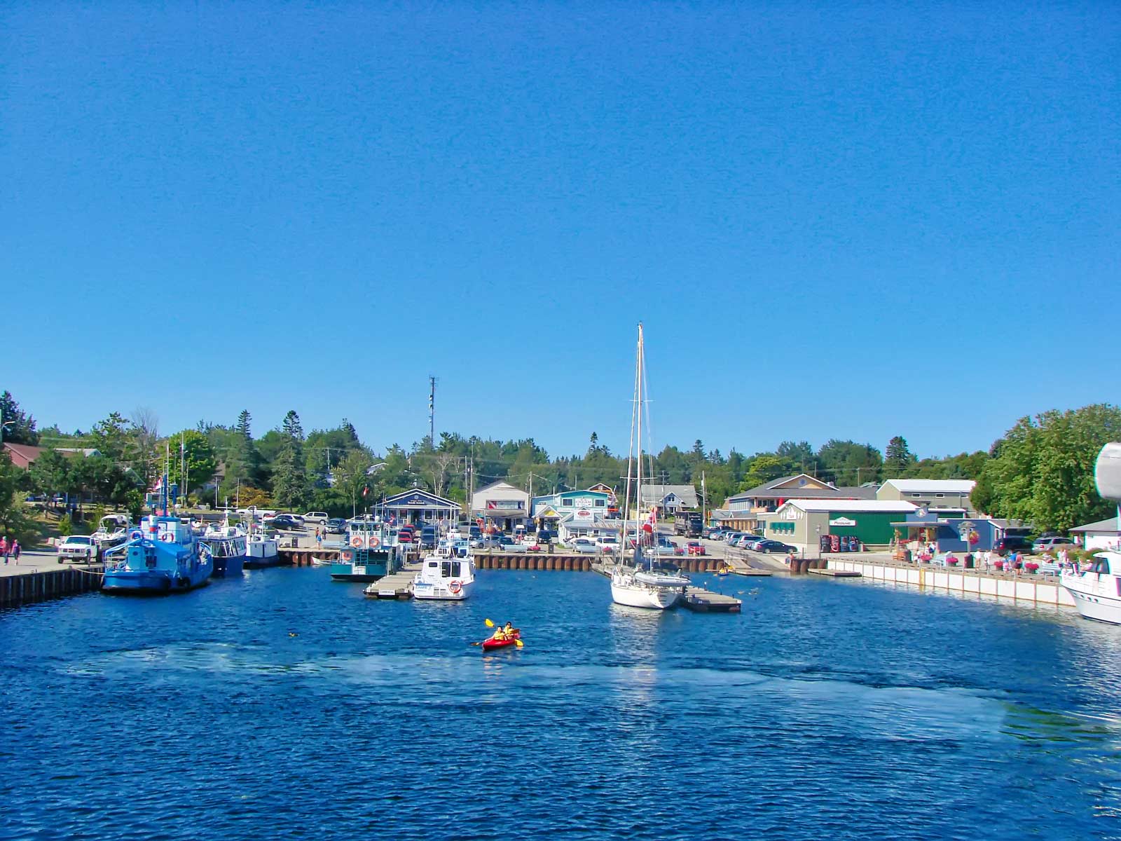 Things to do in Tobermory town of Tobermory Ontario