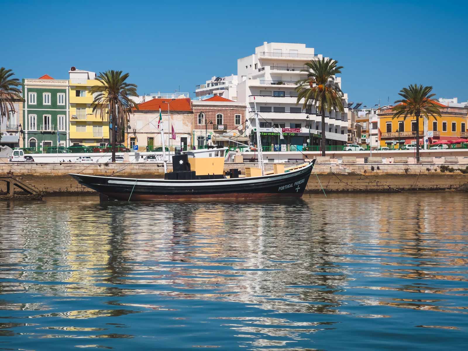 Uma coleção de moradias privadas no Algarve.