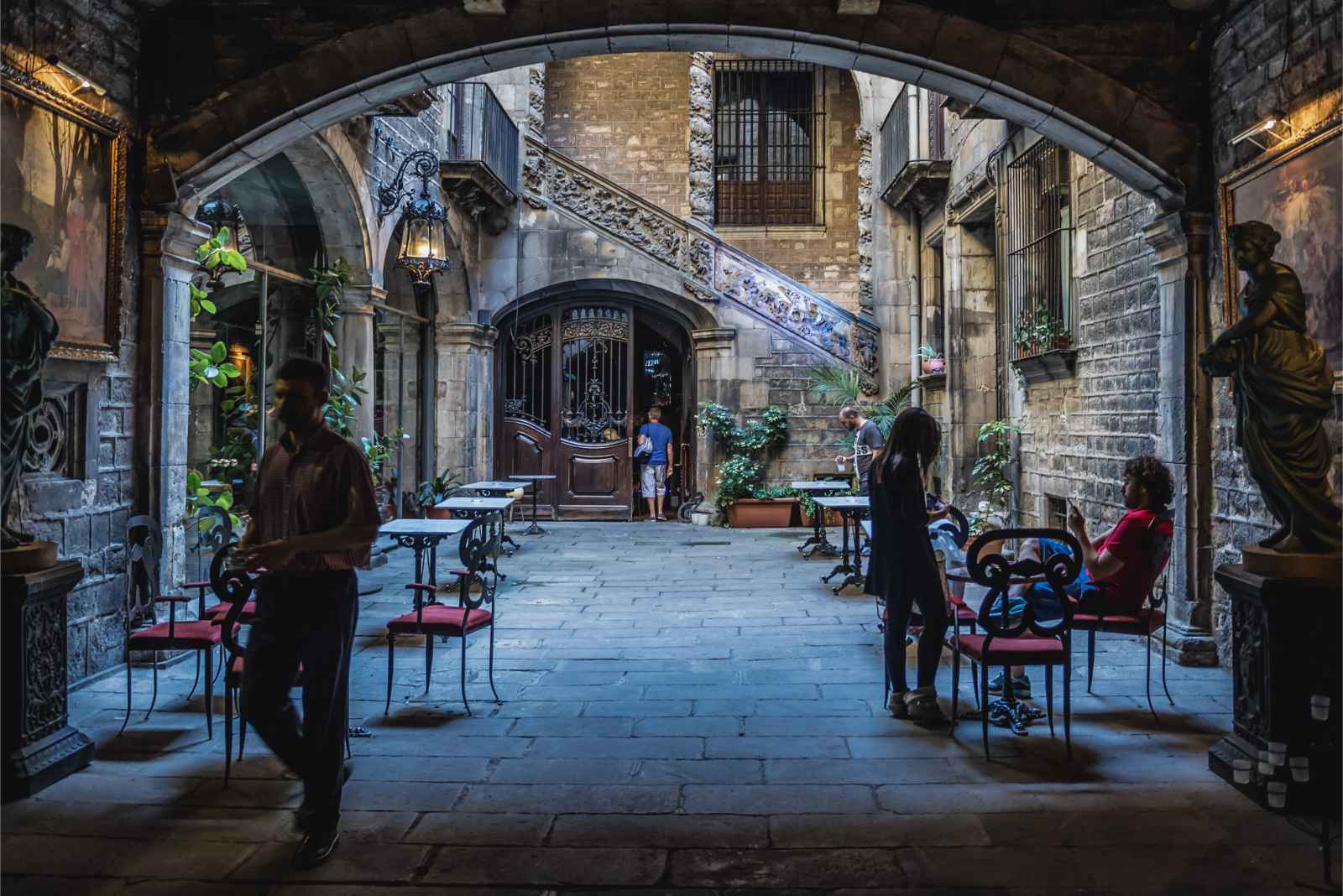 Where to Stay in Barcelona La Ribera Courtyard