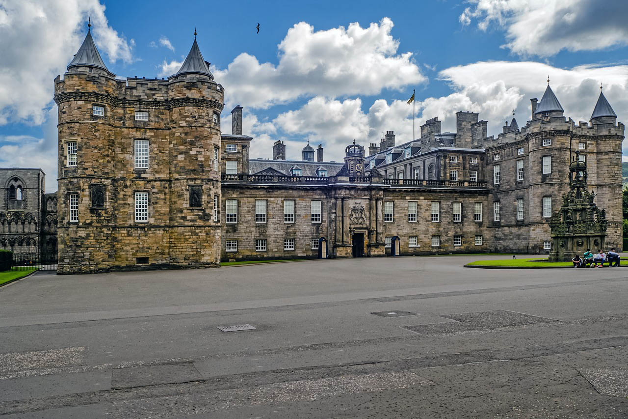 Holyrood House where to stay in Edinburgh