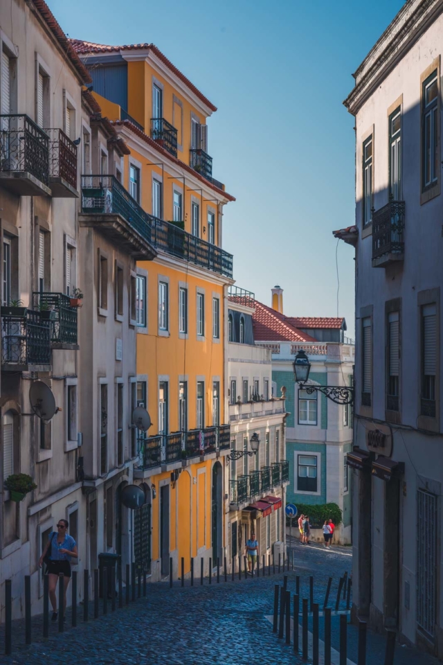 Where to stay in Lisbon Alfama Streets