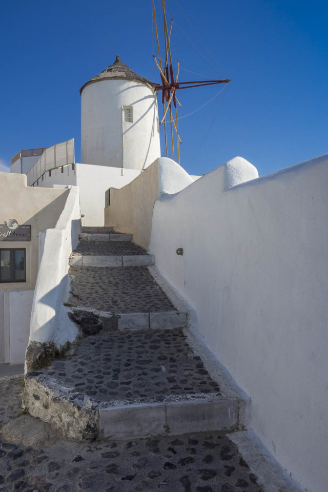 Walking the streets of Oia Where to stay in Santorini