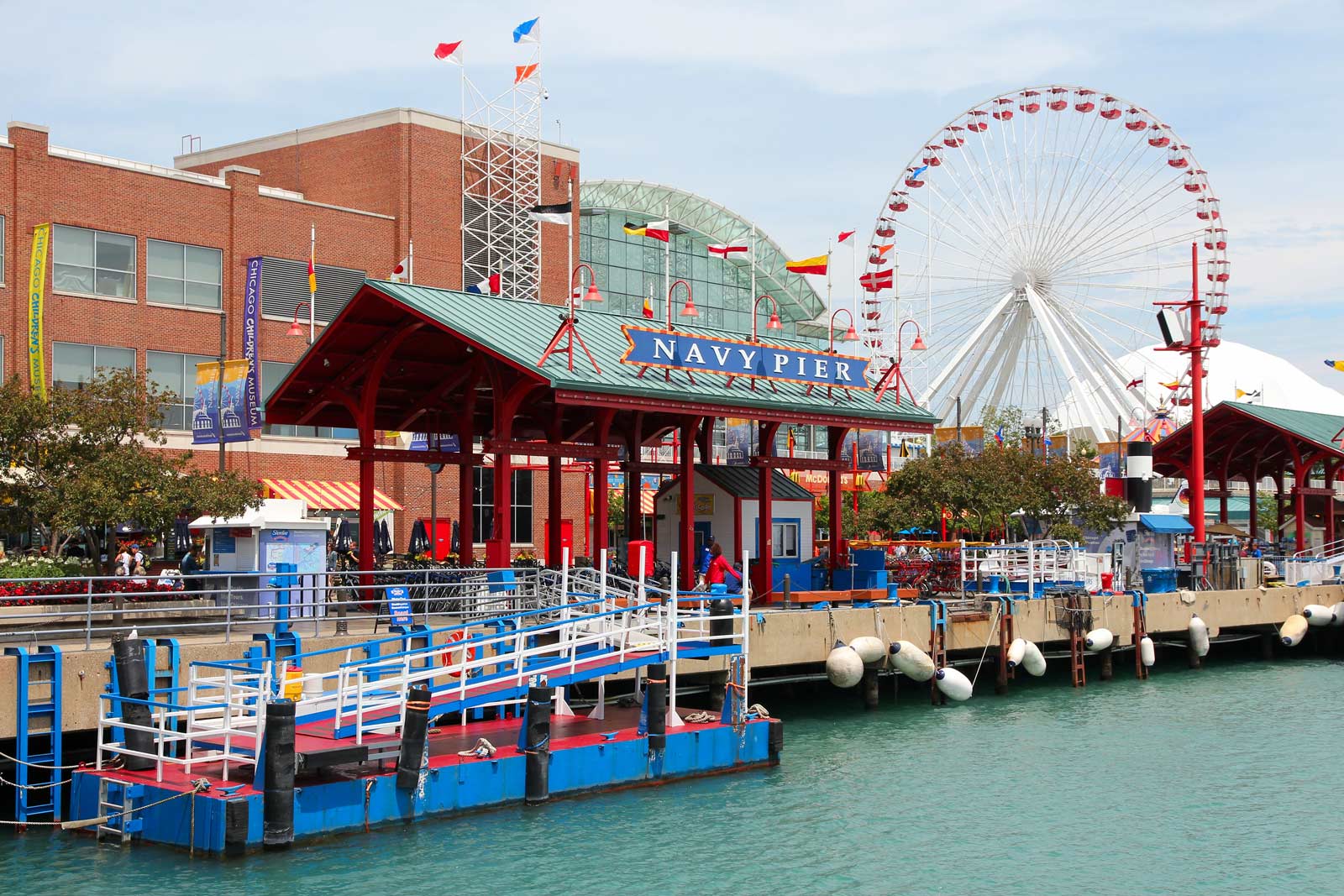 where to stay in chicago River North near the Navy Pier