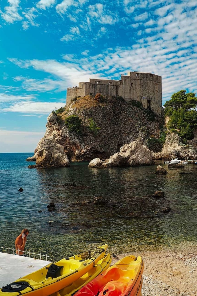 Where-to-stay-in-dubrovnik-kayaking