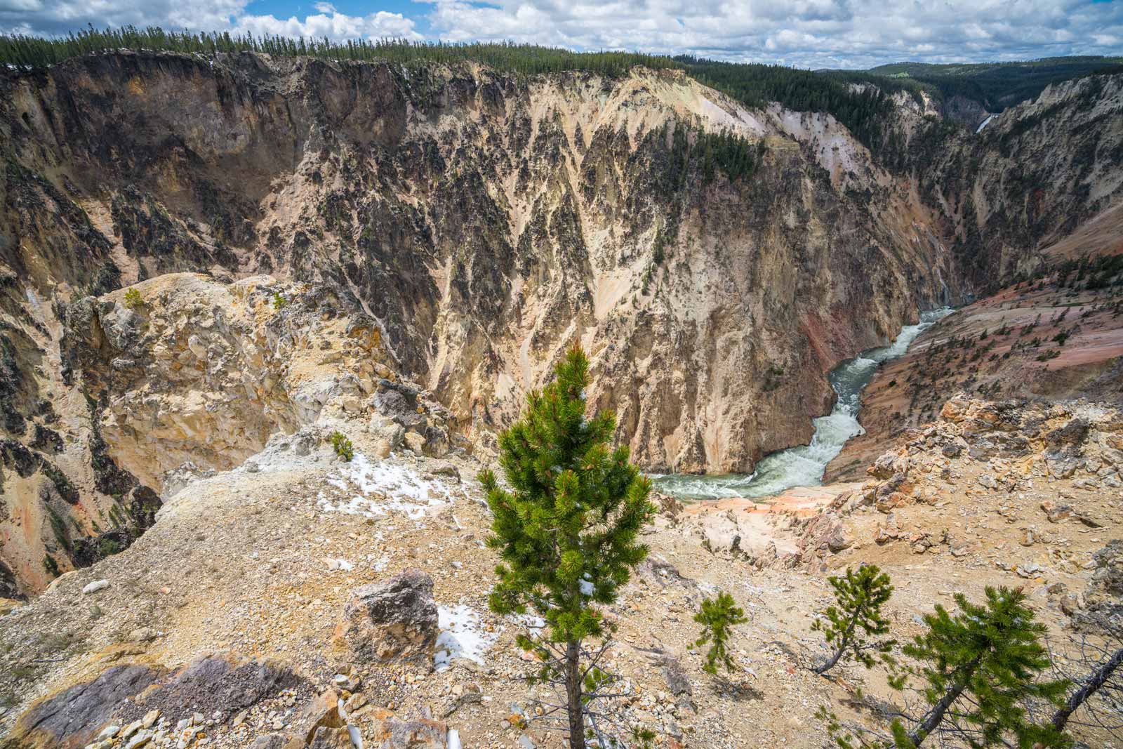 North rim Trail  in Yellowstone National Park