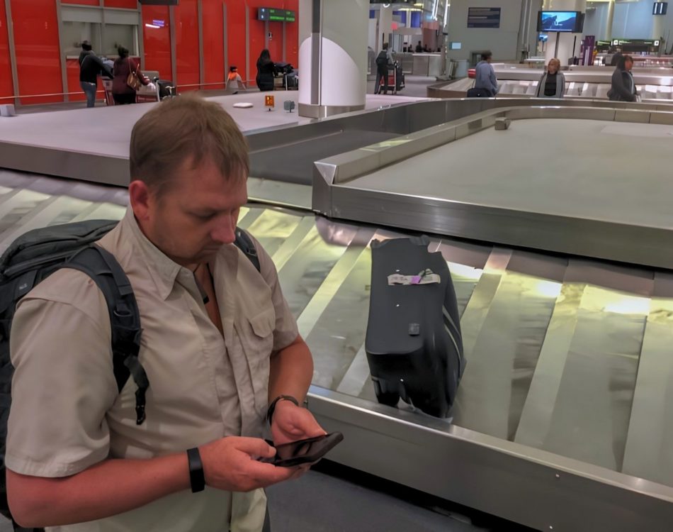 Airport Luggage Tag Scam: How to Protect Your Checked Bags in 2026