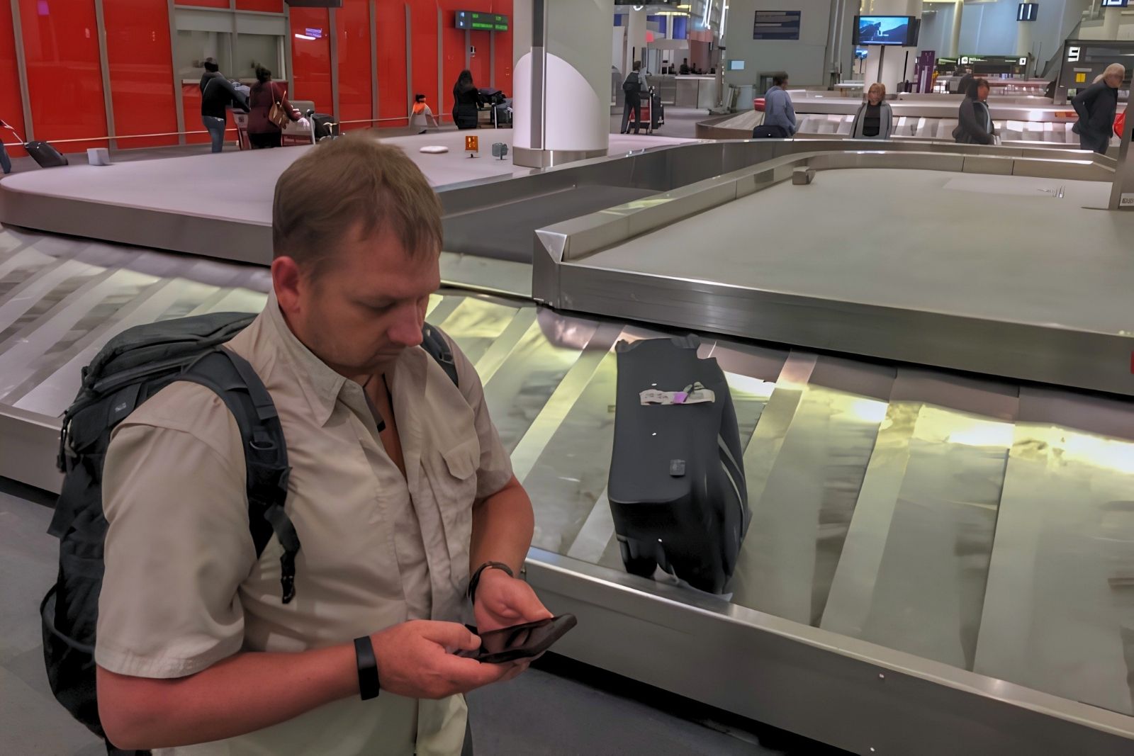 Airport Luggage Tag Scam: How to Protect Your Checked Bags in 2026