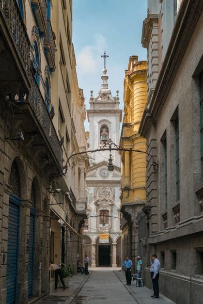 alley church