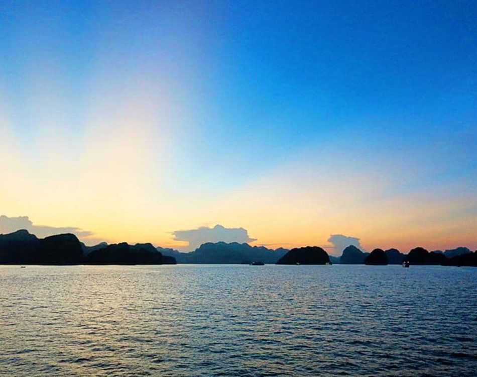 Halong Bay or Bai Tu Long Bay – How to Choose Your Cruise?