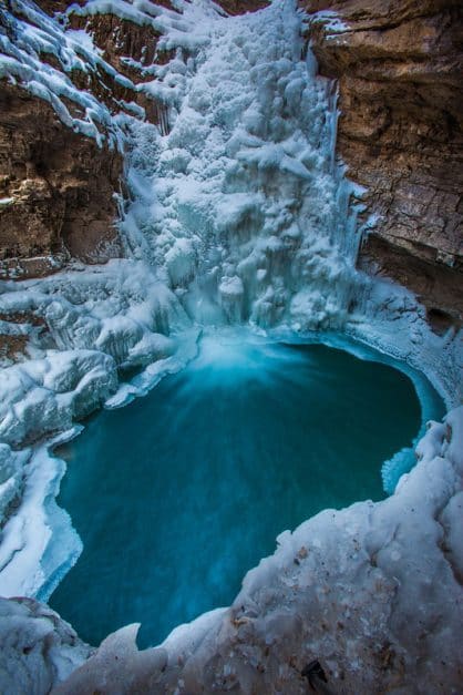 banff winter activities johnston canyon