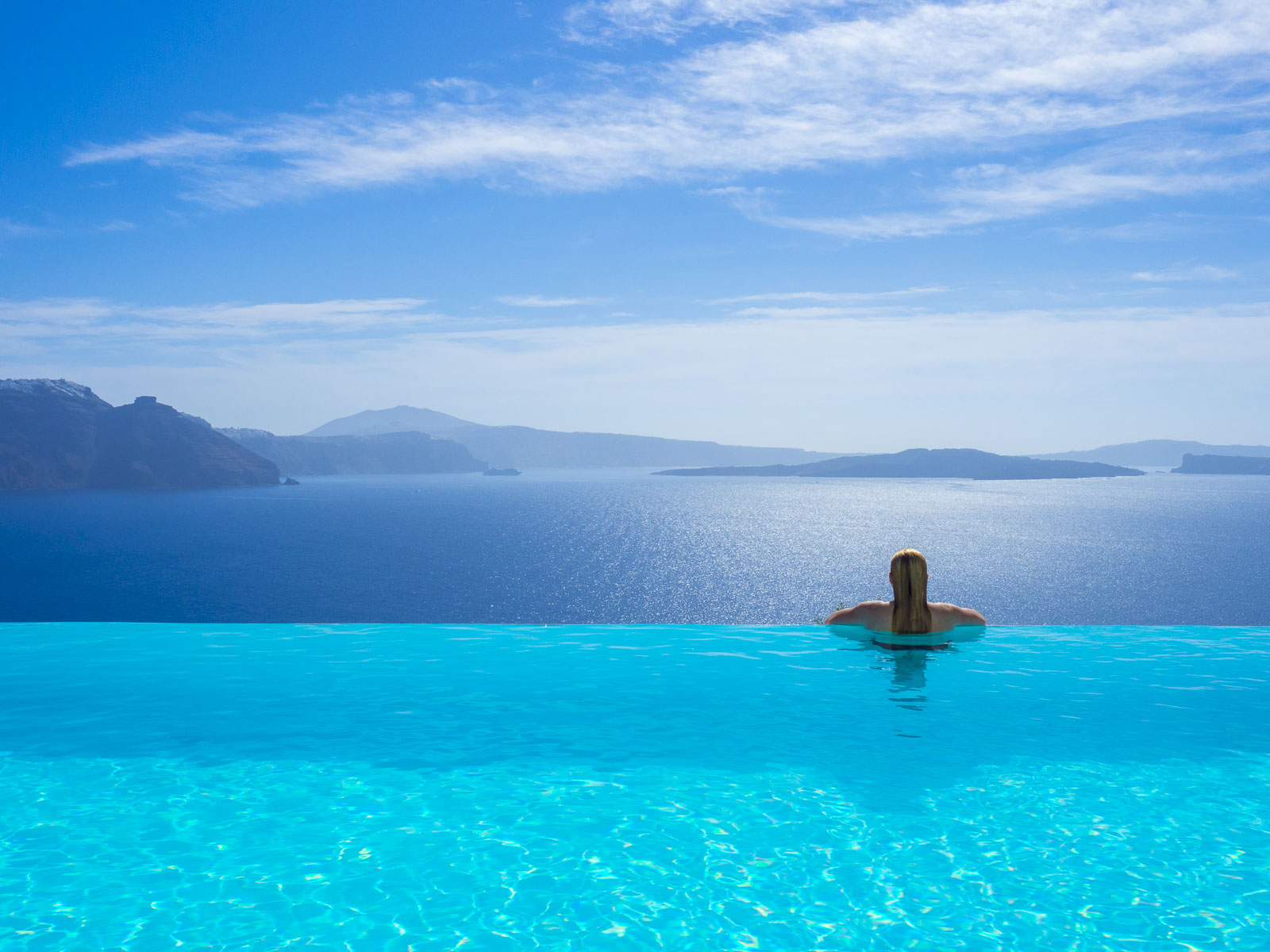 Best Things to do in Santorini Infinity pool