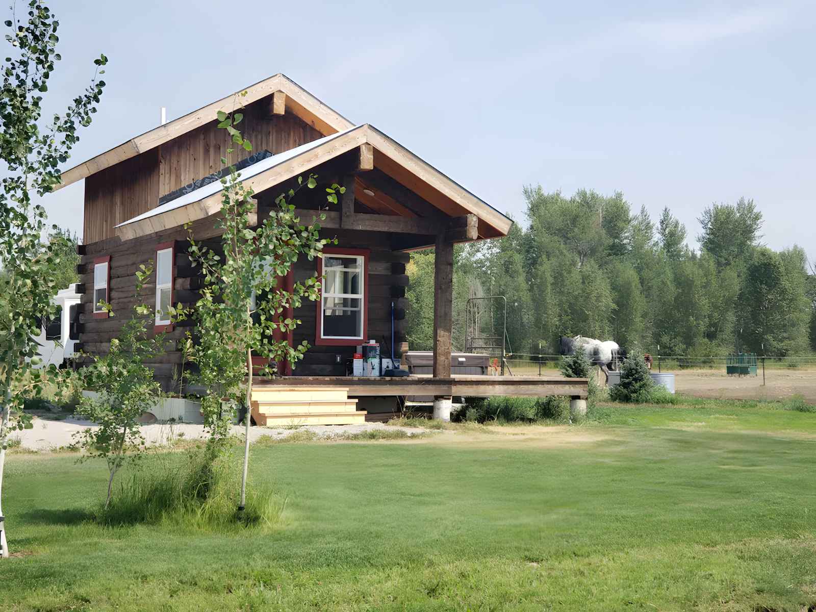 best cabin rentals near Yellowstone Comfy Cabin Horse Property