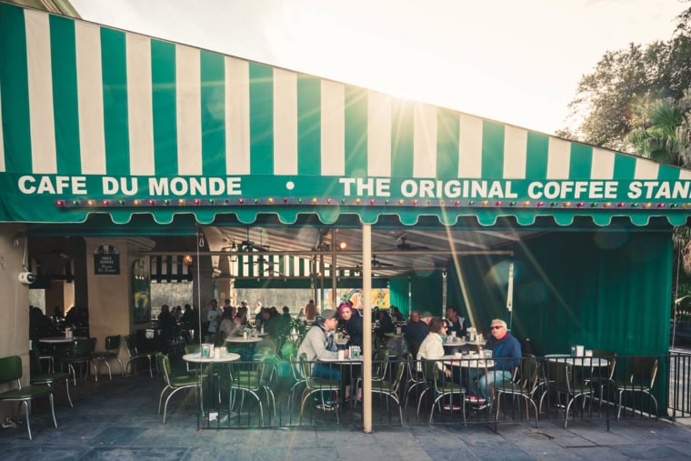 Cafe du Monde, the best place for beingnets in New Orleans