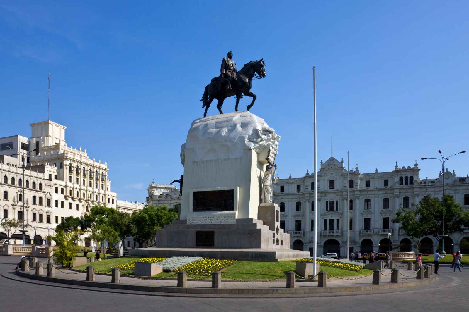 best things to do in lima peru Plaza San Martin