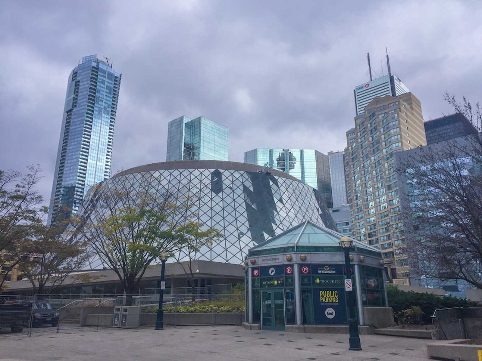 best things to do in toronto Canada roy thompson hall
