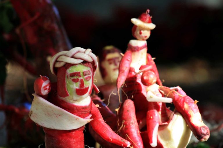 Christmas in Mexico - Celebrating Festive Flavors and Vibrant ...