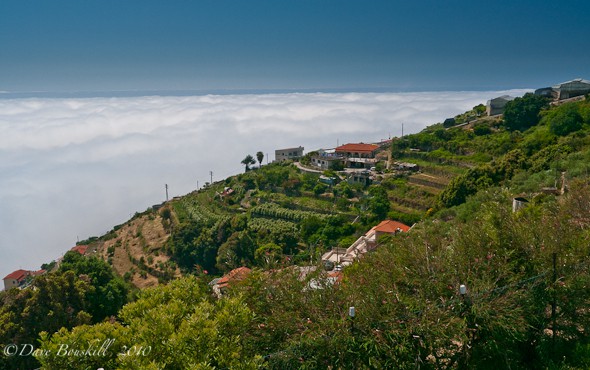 cinque-terres-walk clouds