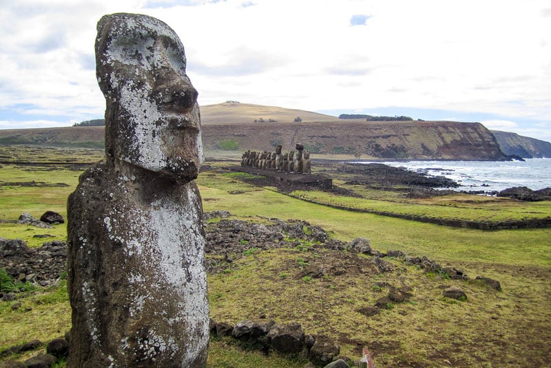 easter island statues heads