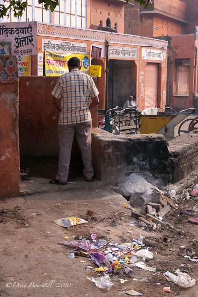 https://theplanetd.com/images/filthy_india_urinate_public_toilet.jpg