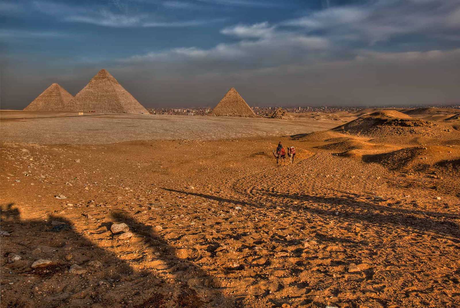 best historical places pyramids of giza