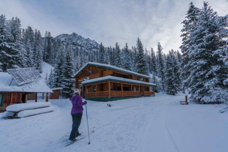 places to stay in banff national aprk | sundance lodge