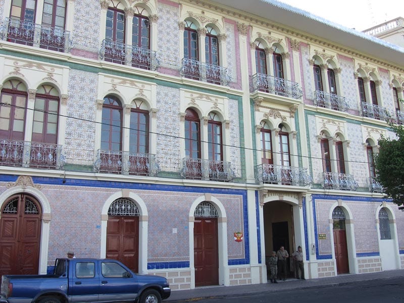 iquitos downtown building