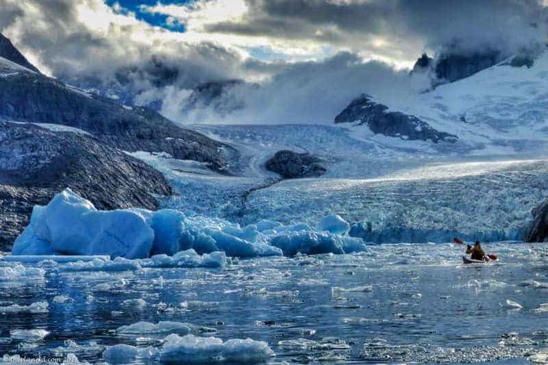 kayaking in Greenland glaciers