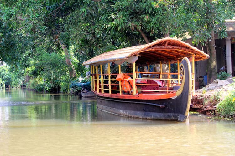 kerala backwaters houseboat tour boat