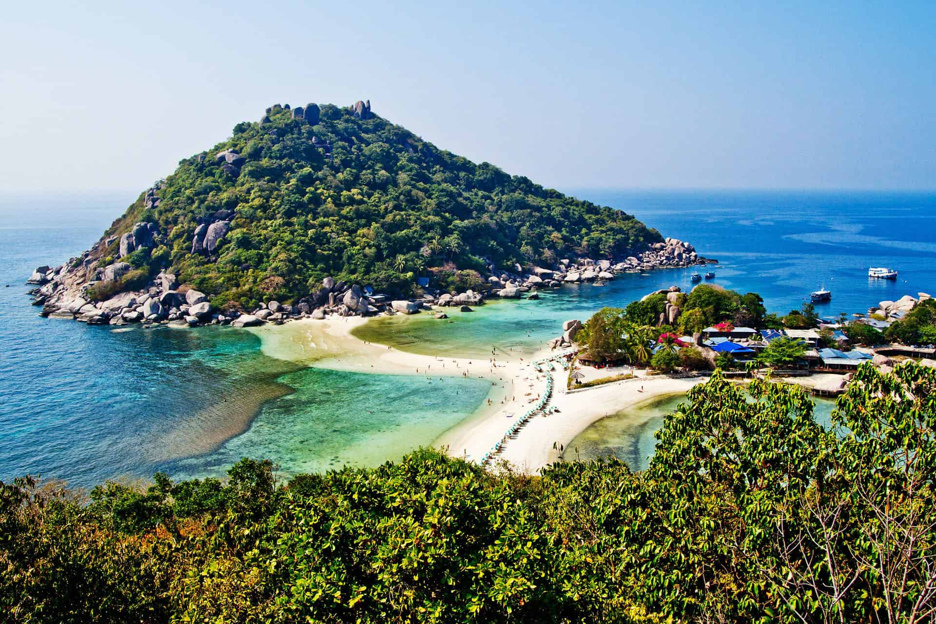 beautiful beaches in thailand Sairee Beach 