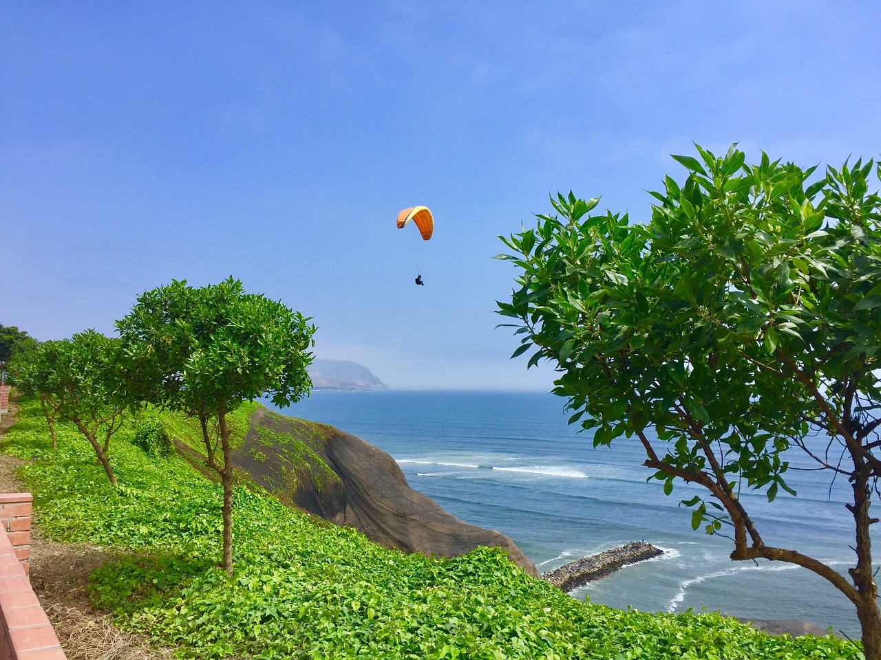 paragliding lima peru things to do