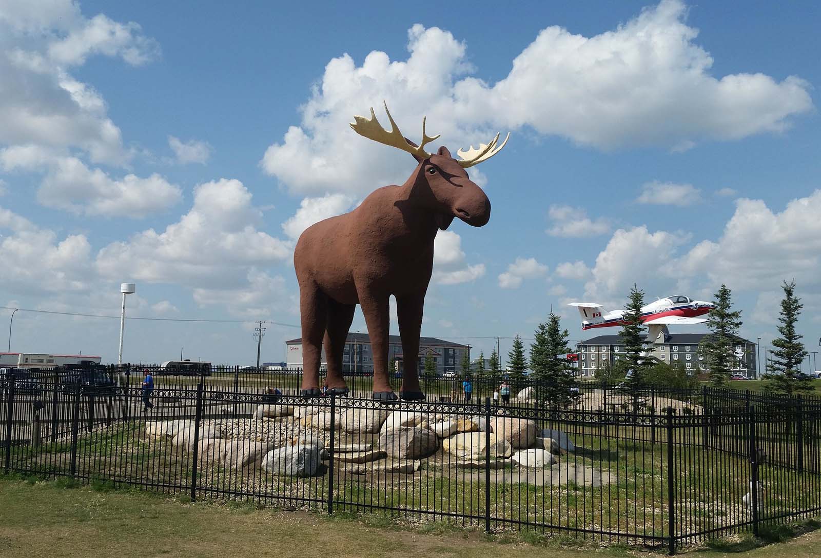 quirky canada landmarks mac the moose